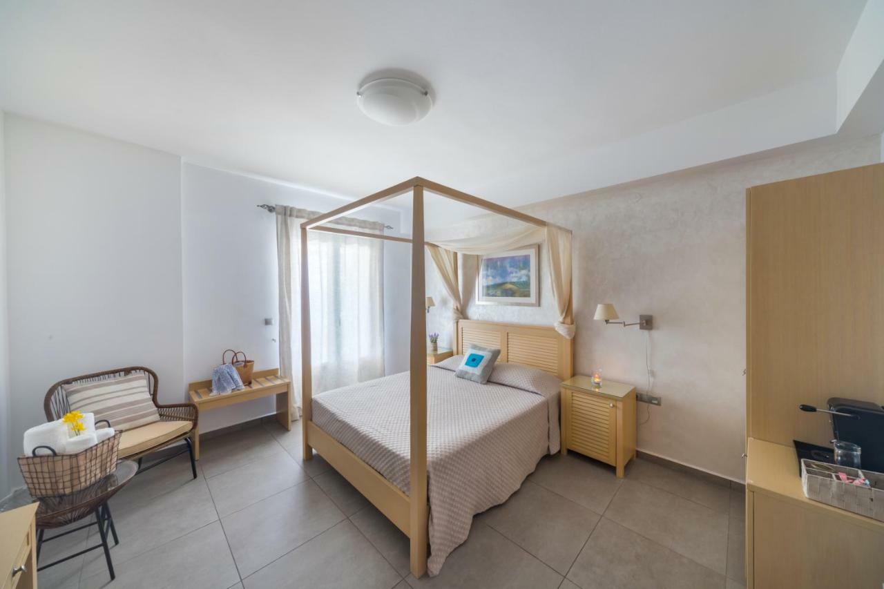 Kini Blue Harmony Hotel מראה חיצוני תמונה